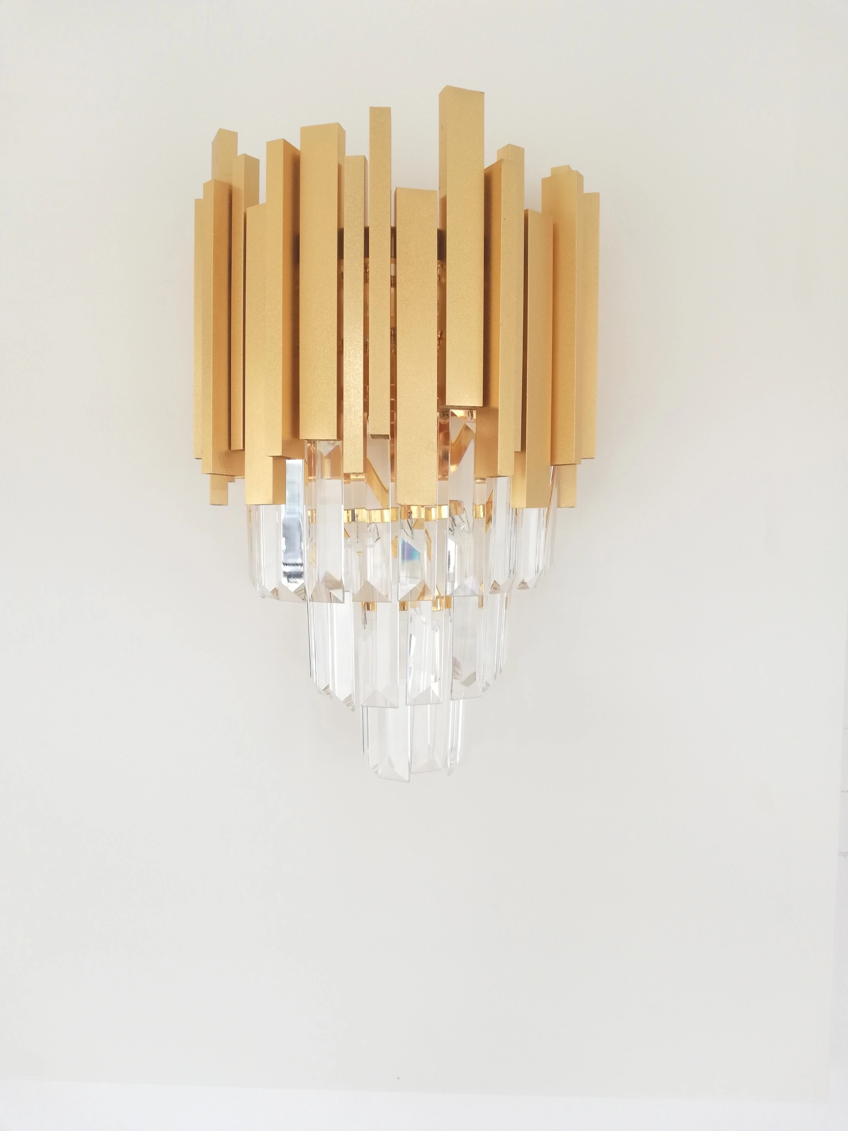 Απλίκα τοίχου με κρύσταλλα Gold